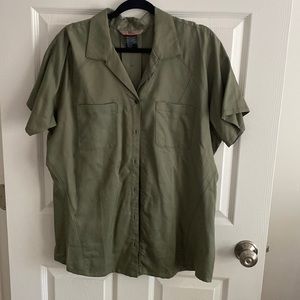 511 Green Button-Up